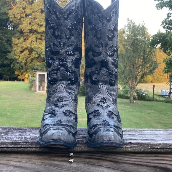 Corral vintage boots.  Women’s Size 7 1/2. - Picture 2 of 9